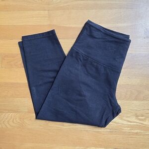 Suave Black Tummy Control Capri Leggings Small GUC